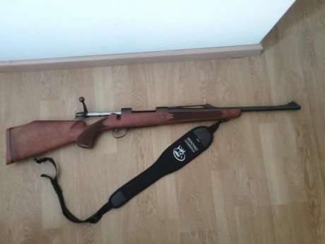El año pasado, entre papa noel y los reyes me trajeron un rifle, mi primer rifle, un Sako de cerrojo en 32