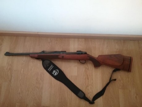 El año pasado, entre papa noel y los reyes me trajeron un rifle, mi primer rifle, un Sako de cerrojo en 51