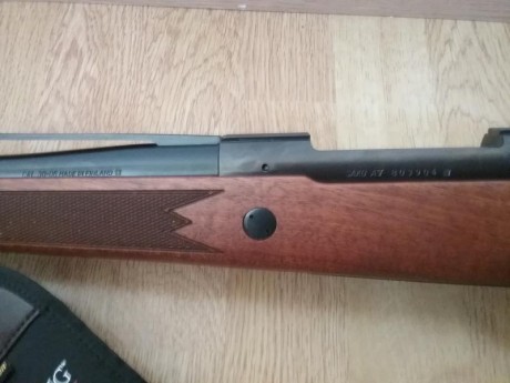 El año pasado, entre papa noel y los reyes me trajeron un rifle, mi primer rifle, un Sako de cerrojo en 50