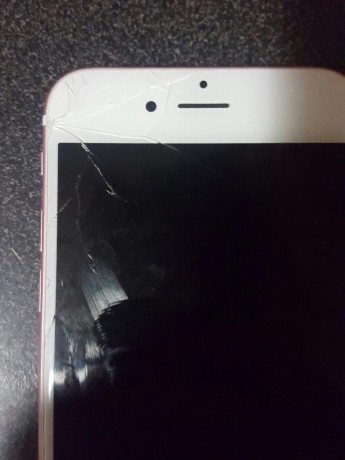 Vendo iPhone 6S de 64gb color rosa, con la pantalla rota
El.movil funciona perfectamente pero la pantalla 01