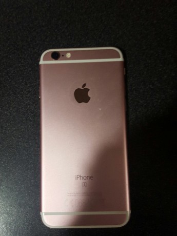 Vendo iPhone 6S de 64gb color rosa, con la pantalla rota
El.movil funciona perfectamente pero la pantalla 00