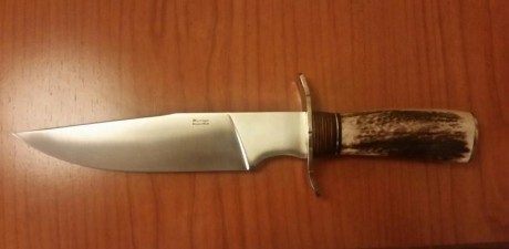 Hola compañeros pongo a la venta este cuchillo del artesano Juan Martínez de Albacete original en su estuche, 01