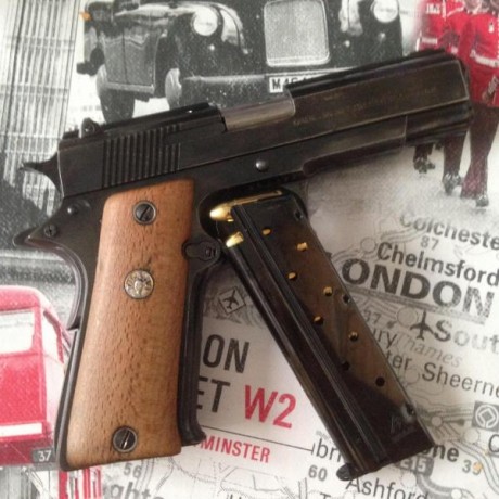 Buenos dias .

Vendo Llama Modelo Max XI-B de 9mm Para., en perfecto estado con muy buena agrupacion,cuatro 00