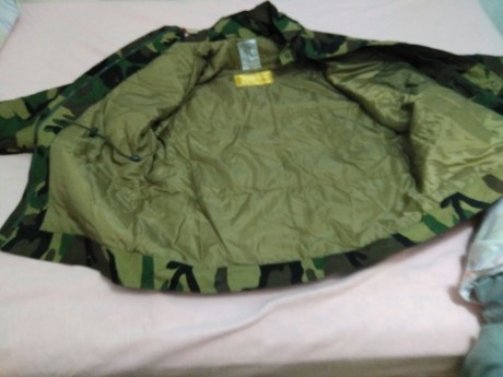 Hola vendo este chaqueton tres cuartos de Infanteria de Marina. Esta nuevo sin estrenar, con sus etiquetas, 32