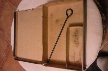 Se vende caja y baqueta de Star 9 largo Ejercito del Aire. Su estado es el que se ve en la fotografía. 00
