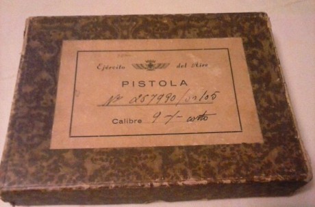 Caja antigüa de  Star S del 9 corto con cargador que iba en la caja, del Ejercito del Aire. Precio 20€ 02