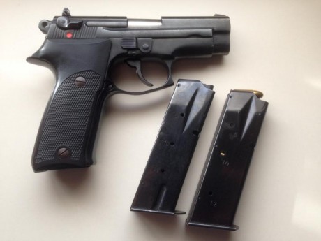 Muy buenas.
Vendo Astra A90 9mm Pb en excelente estado con cargador de 15 y otro de 17, caja original 10