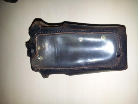 Vendo funda para emisora walkie talkie.
Se puede llevar en horizontal, vertical o soltarla del cinto girandola.
Precio 00