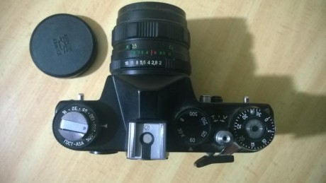    

Cámara refex Zenit 12 fabricada en 1986, con objetivo Helios 44M-4 todo en perfecto estado. 60€ con 01