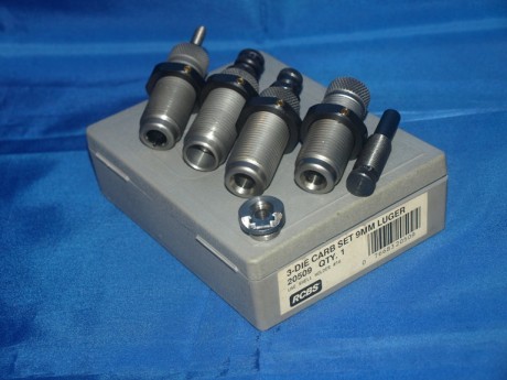  Para quien busca la calidad.  Vendo dies marca RCBS cal. 9 mm como nuevos. El lote comprende los tres 01