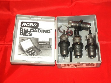 Para quien busca la calidad.  Vendo dies de recarga marca RCBS calibre 38/357 como nuevos. El lote comprende
los 02