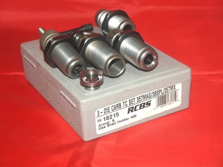  Para quien busca la calidad.  Vendo dies de recarga marca RCBS calibre 38/357 como nuevos. El lote comprende
los 00