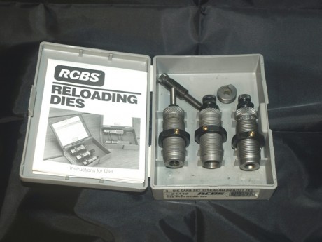  Para quien busca la calidad.  Vendo dies de recarga marca RCBS calibre .32 S&W Long. El lote se compone 02