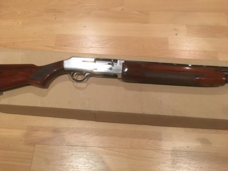 Se vende escopeta Browning B80 restaurada de maderas y culatin goma nuevo, perfecta como segunda escopeta 00