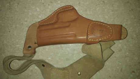 Vendo funda sobaquera de piel para star 28 pk con porta cargador. En perfectas condiciones. Teléfono de 02