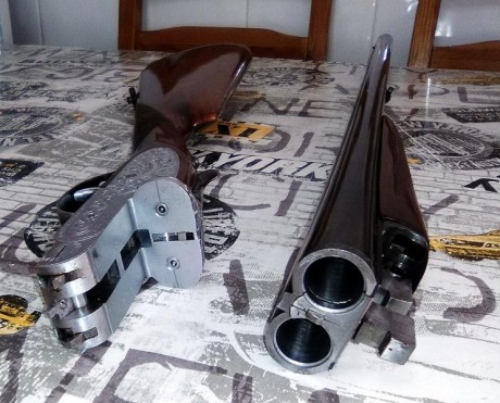 Se vende escopeta A303, calibre 12/70, cañón de 71cm. con 5 polychokes interiores originales, en perfecto 02