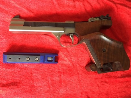 Saludos a todos los compas del Foro, vendo mi Feinwerkbau AW 93 del calibre 22 lr, en muy buen estado 02