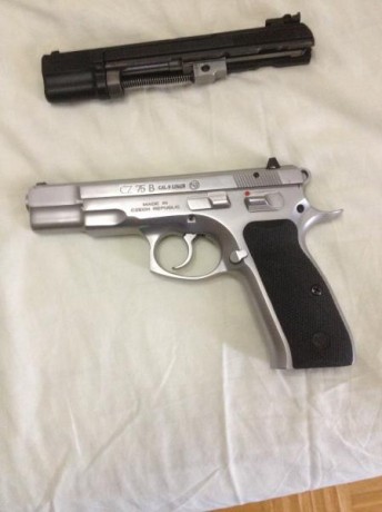 hola vendo una cz inxo 9mm con el carro 22mm esta nueva no tiene 3000 tiros 700e numero 659356019 antonio 01