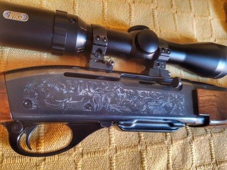 Se vende rifle semiautomático  Remington 7400  calibre 30-06, con grabados de ciervos y muflones en las 01