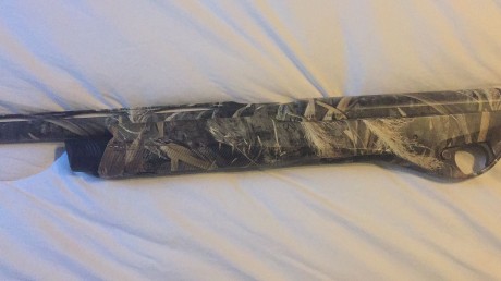 Un amigo me pidió que le ponga en venta su escopeta benelli Vinci. En inmejorable estado, precio 1500€, 12