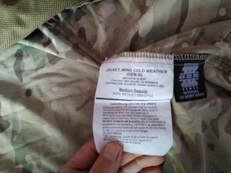 Vendo chaqueta original del ejercito de Estados Unidos, es dentro de los siete niveles de ropa que tienen 02