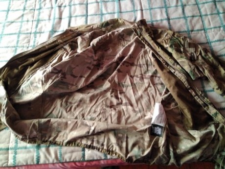 Vendo chaqueta original del ejercito de Estados Unidos, es dentro de los siete niveles de ropa que tienen 01