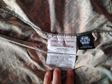Vendo esta chaqueta del ejercito de Estados Unidos en camuflage ACU , nivel IV de softshell , esta nueva 02