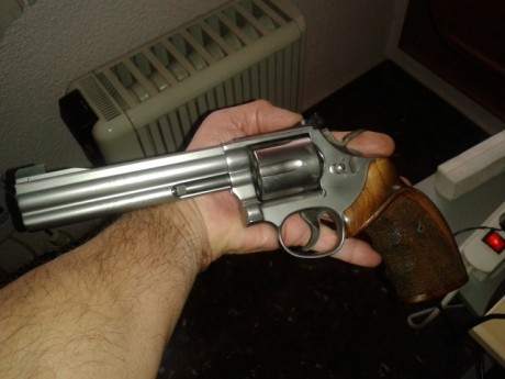 Vedo mi tercer arma por este "cojonudo" foro
Pues eso; que vuelvo a pensar en vender-comprar 60