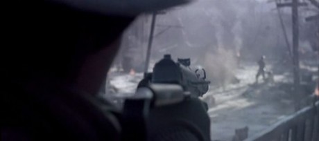 Compañeros,

En vista de las ganas de algunos (Elcafe, Wilcow, Vrakk, etc) por adivinar armas de películas 90