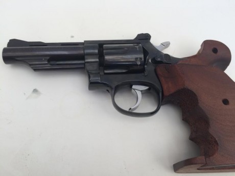 llama comanche cal 38  4 pulgadas
precio 120€ 00