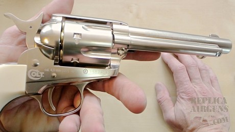 Hola, quiero poner sumar en mi colección un revolver Peacemaker (el de los western ), pero he visto el 40