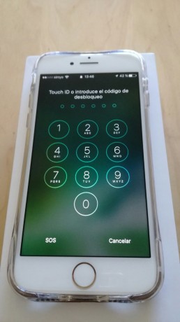 Nuevo, con funda transparente 
Libre para cualquier operador 
Factura, caja y accesorios completo 
No 01