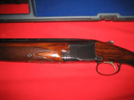 Año 1964, cañón de 76 cm, chokes fijos **/*, banda de 8 mm, punto de mira easy heat, disparador único 10