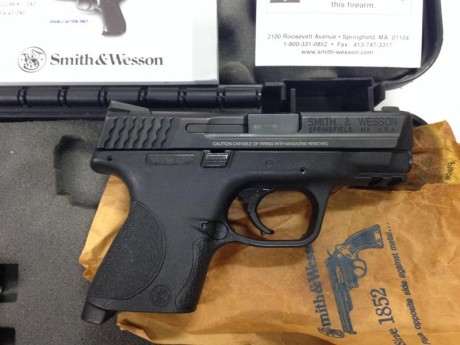 Se vende pistola Smith and Wesson m&p 9 compact del calibre 9 mm parabellum practicamente nueva, se 00