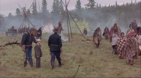 Compañeros,

En vista de las ganas de algunos (Elcafe, Wilcow, Vrakk, etc) por adivinar armas de películas 70