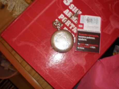 Vendo o cambio reloj de bolsillo en plata, comprado en Lituania parece ruso pero solo el nombre, en el 10