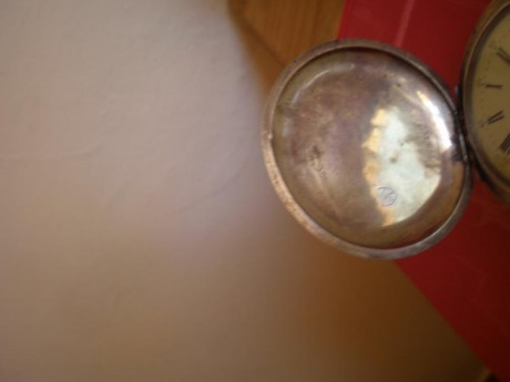 Vendo o cambio reloj de bolsillo en plata, comprado en Lituania parece ruso pero solo el nombre, en el 20