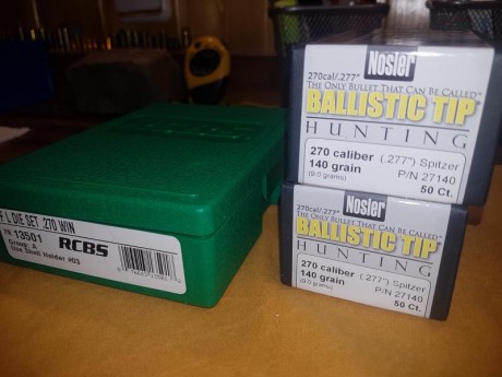 Se vende Lote para recarga del .270Win compuesto de:

Juego de Dies RCBS .270W A ESTRENAR compuesto por 00