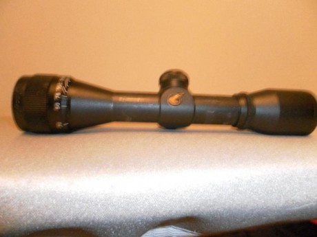 vendo visor gamo compact 4x32  tiene algunos arañazor pero funciona muy bien. se vende tal cual esta en 02