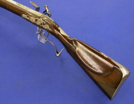 Voy a colocar unas fotos de un arma larga alemana de llave de mecha del siglo XVI. 32