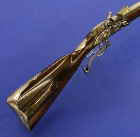 Voy a colocar unas fotos de un arma larga alemana de llave de mecha del siglo XVI. 31