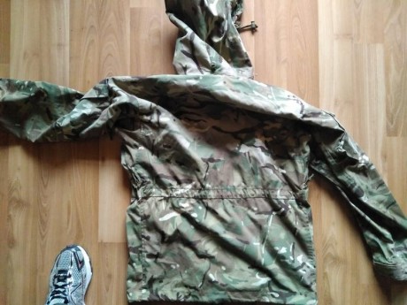 Vendo este chaqueton del ejercito britanico windproof en camuflage MTP, el ultimo modelo adoptado por 02