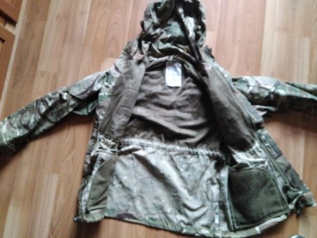 Vendo este chaqueton del ejercito britanico windproof en camuflage MTP, el ultimo modelo adoptado por 01