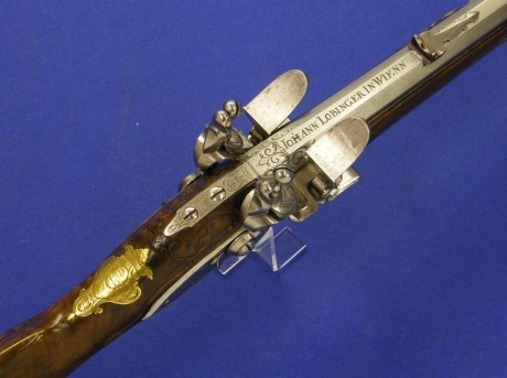Voy a colocar unas fotos de un arma larga alemana de llave de mecha del siglo XVI. 70