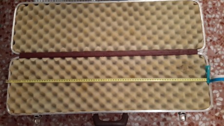Se vende maletin rigido. Ideal para escopeta o rifle desmontado.
No encuentro las llaves para bloquear 01