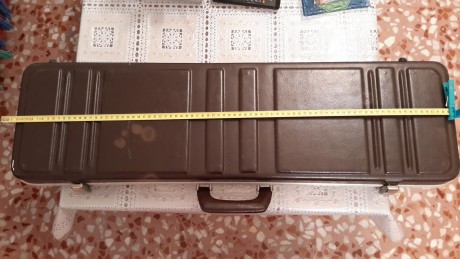 Se vende maletin rigido. Ideal para escopeta o rifle desmontado.
No encuentro las llaves para bloquear 00