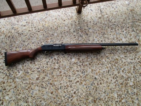 Se vende escopeta semiautomatica Fabarm Ellegi en buen estado. Recien Revisada con punto de fibra y cantonera 02