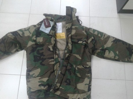 Hola vendo este chaqueton tres cuartos de Infanteria de Marina. Esta nuevo sin estrenar, con sus etiquetas, 01