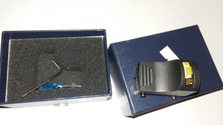 Visor holografico  copia de Docter .
Pesa  37 gramos.
Está nuevo, no lo he usado.
Precio 15€
Está en Salamanca. 00