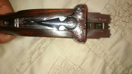 Hola,tengo un amigo que vende una magnifica escopeta paralela del calibre 12,pletina larga,etc..
Cañones 20